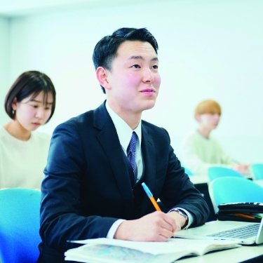 学費・教材費のメインビジュアル