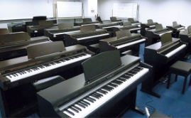 ピアノ実習室の画像