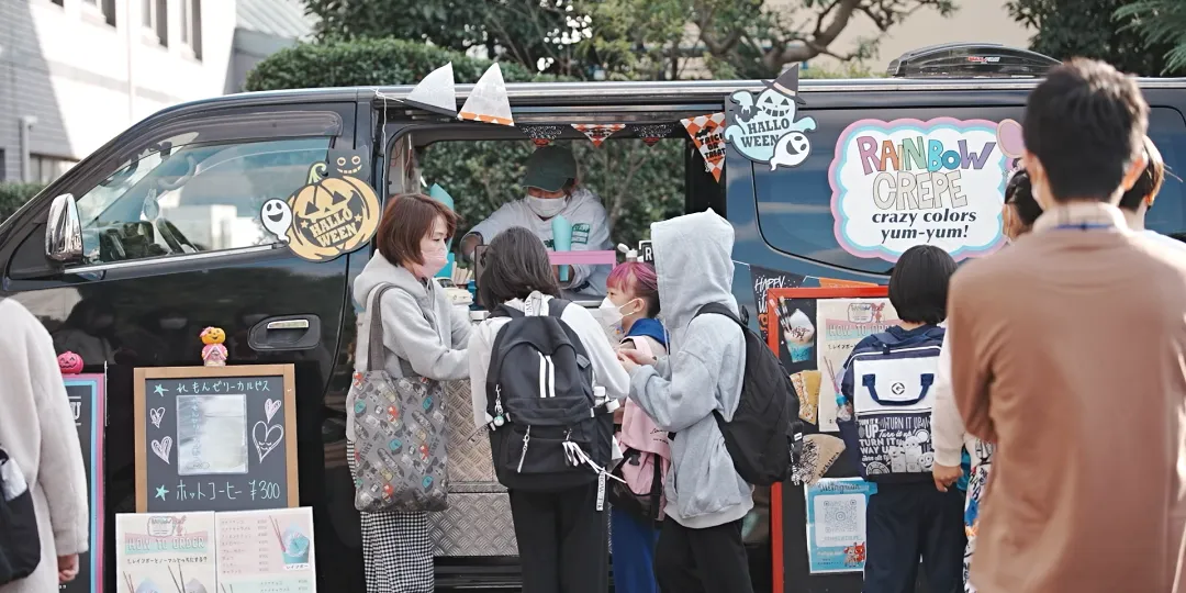 写真:出会いの模擬店外観