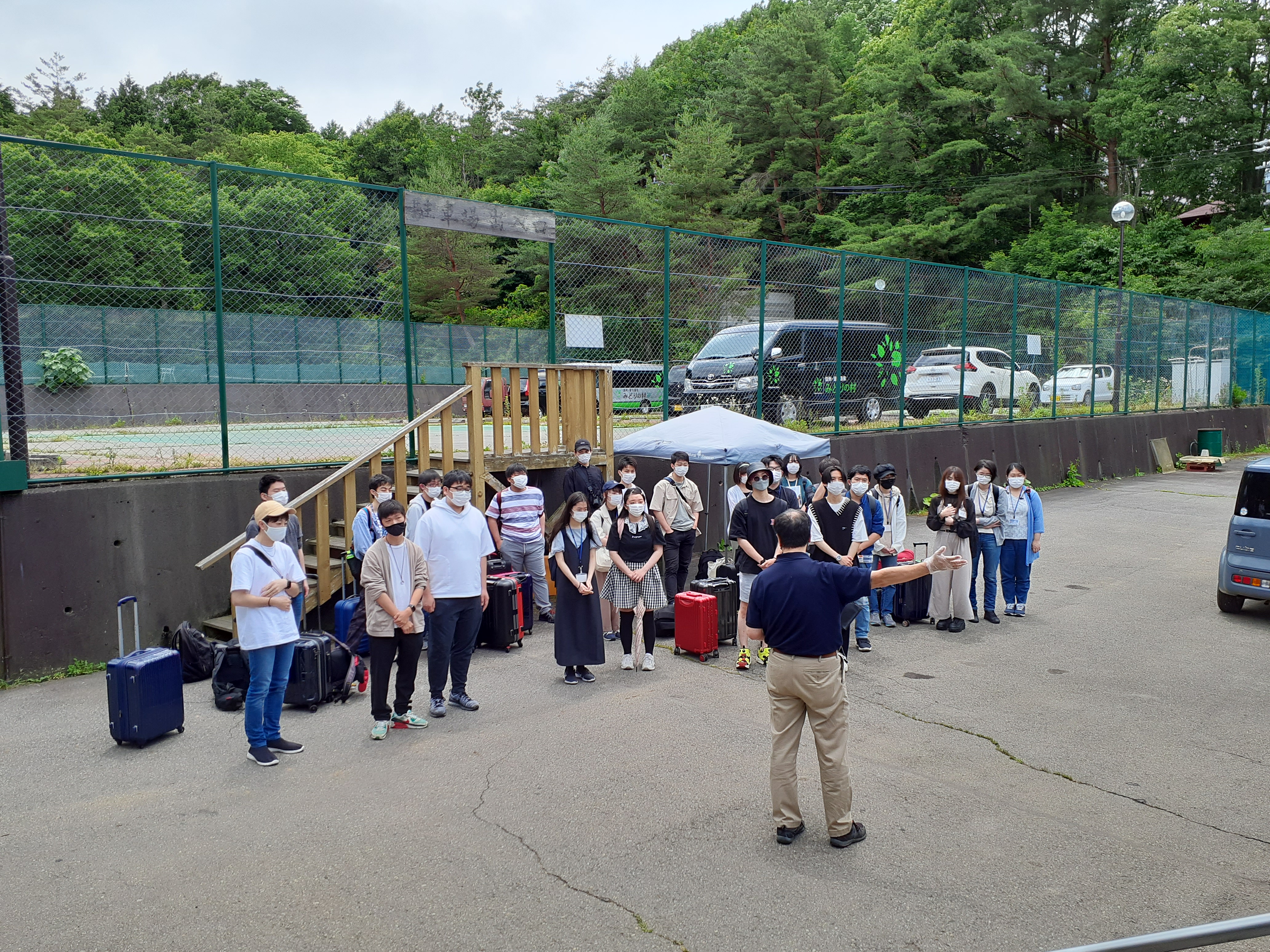 観光旅行科２年生　みどりの村研修　１日目